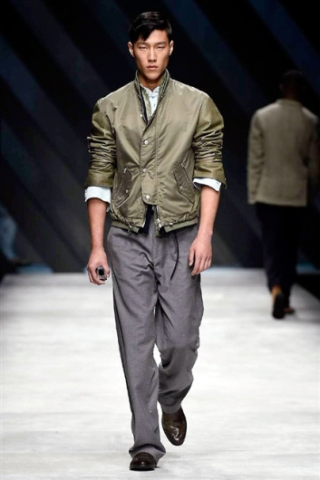 Fotoservizio/SS 2016/MEN/ERMANNO SCERVINO/DP1/10