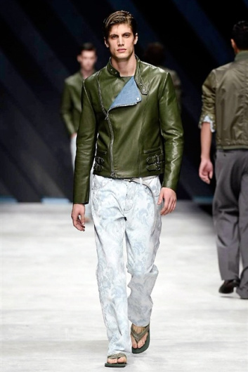 Fotoservizio/SS 2016/MEN/ERMANNO SCERVINO/DP1/11