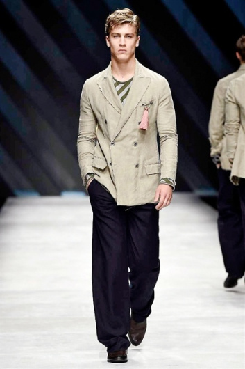 Fotoservizio/SS 2016/MEN/ERMANNO SCERVINO/DP1/25