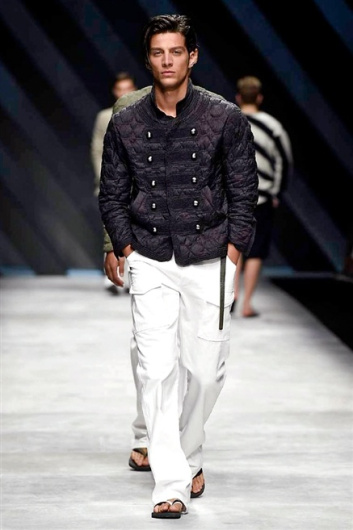 Fotoservizio/SS 2016/MEN/ERMANNO SCERVINO/DP1/30