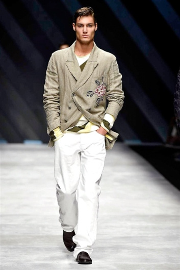 Fotoservizio/SS 2016/MEN/ERMANNO SCERVINO/DP1/32