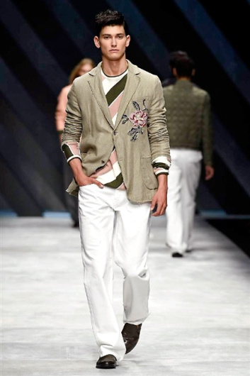 Fotoservizio/SS 2016/MEN/ERMANNO SCERVINO/DP1/33