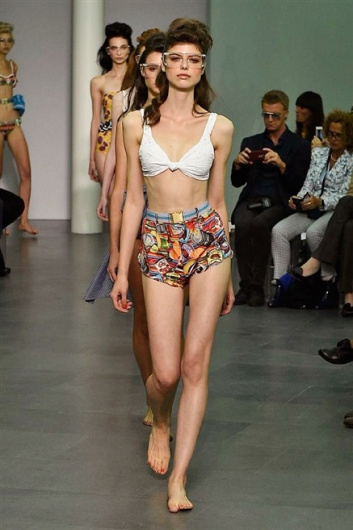 Fotoservizio/SS 2016/WOMEN/STELLA JEAN/DP1/30