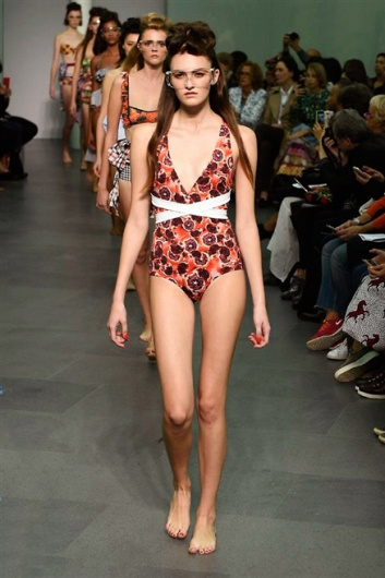 Fotoservizio/SS 2016/WOMEN/STELLA JEAN/DP1/35