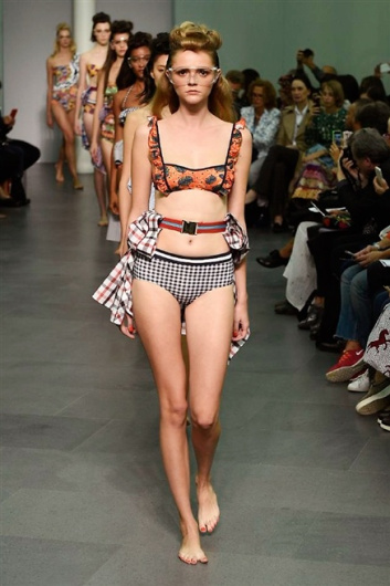 Fotoservizio/SS 2016/WOMEN/STELLA JEAN/DP1/36
