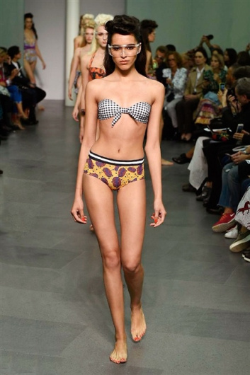 Fotoservizio/SS 2016/WOMEN/STELLA JEAN/DP1/48