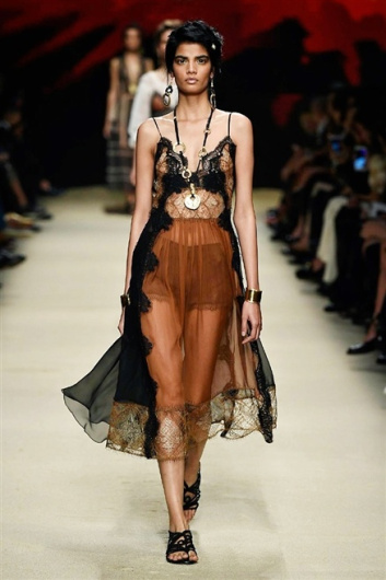 Fotoservizio/SS 2016/WOMEN/ALBERTA FERRETTI/DP1/5