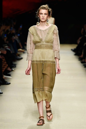 Fotoservizio/SS 2016/WOMEN/ALBERTA FERRETTI/DP1/34