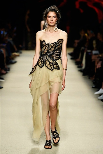 Fotoservizio/SS 2016/WOMEN/ALBERTA FERRETTI/DP1/58