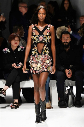 Fotoservizio/SS 2016/WOMEN/FAUSTO PUGLISI/DP1/0