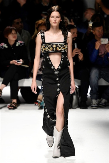 Fotoservizio/SS 2016/WOMEN/FAUSTO PUGLISI/DP1/4