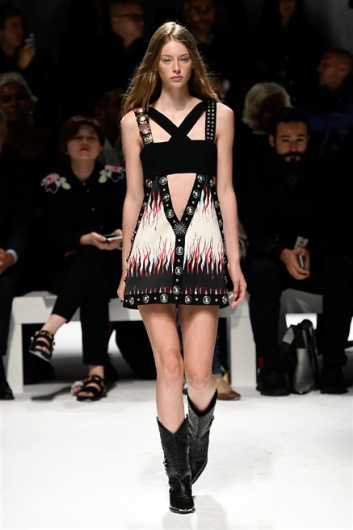 Fotoservizio/SS 2016/WOMEN/FAUSTO PUGLISI/DP1/14