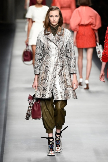 Fotoservizio/SS 2016/WOMEN/FENDI/DP1/7