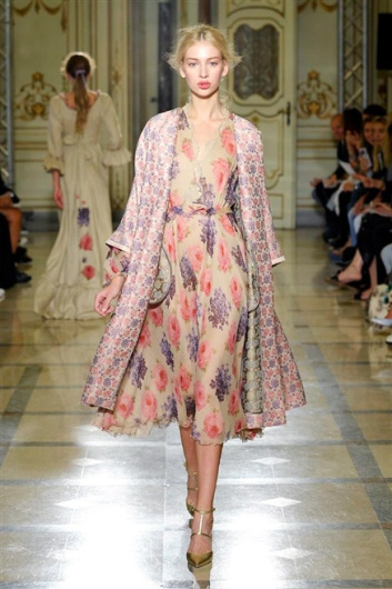Fotoservizio/SS 2016/WOMEN/LUISA BECCARIA/DP1/21