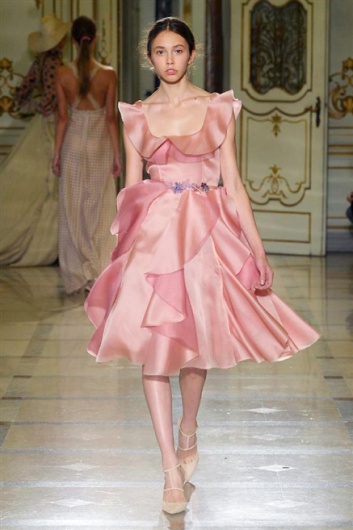 Fotoservizio/SS 2016/WOMEN/LUISA BECCARIA/DP1/24