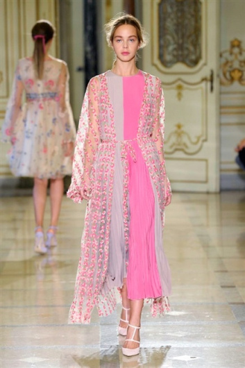 Fotoservizio/SS 2016/WOMEN/LUISA BECCARIA/DP1/30