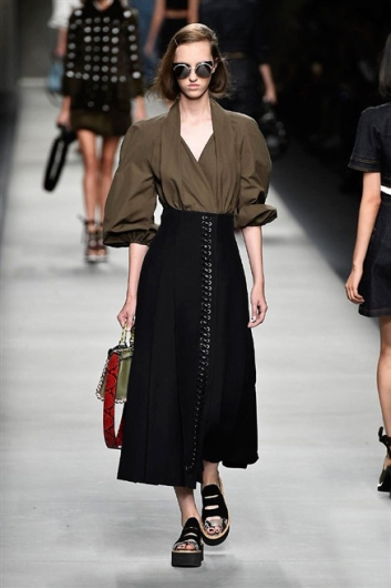 Fotoservizio/SS 2016/WOMEN/FENDI/DP1/24
