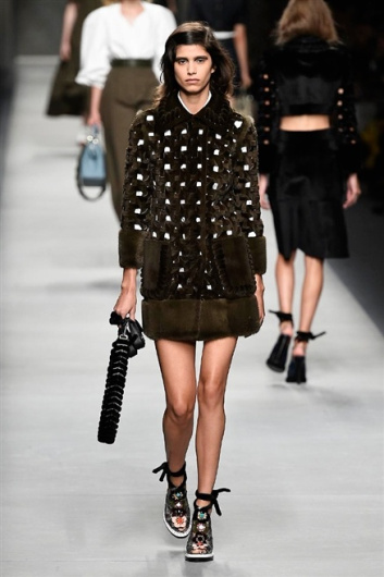 Fotoservizio/SS 2016/WOMEN/FENDI/DP1/25