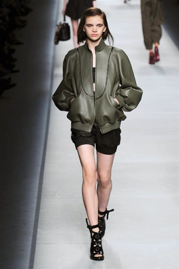 Fotoservizio/SS 2016/WOMEN/FENDI/DP1/32