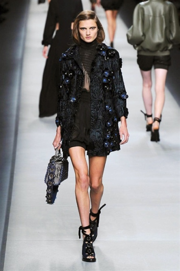 Fotoservizio/SS 2016/WOMEN/FENDI/DP1/34