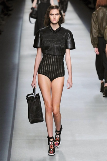 Fotoservizio/SS 2016/WOMEN/FENDI/DP1/43