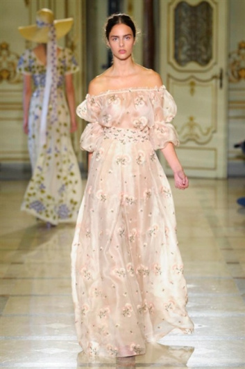 Fotoservizio/SS 2016/WOMEN/LUISA BECCARIA/DP1/1
