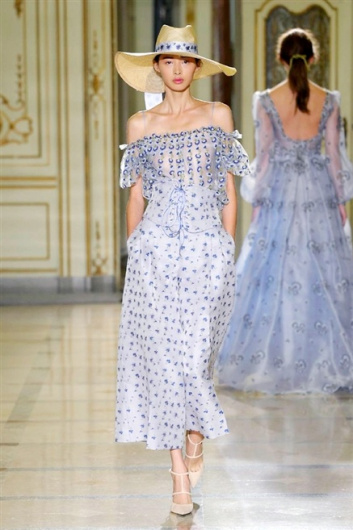 Fotoservizio/SS 2016/WOMEN/LUISA BECCARIA/DP1/10