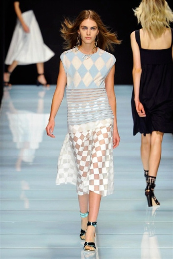 Fotoservizio/SS 2016/WOMEN/ANTEPRIMA/DP1/19