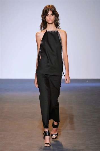 Fotoservizio/SS 2016/WOMEN/COSTUME NATIONAL/DP1/1