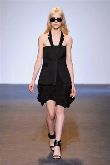 Fotoservizio/SS 2016/WOMEN/COSTUME NATIONAL/DP1/4