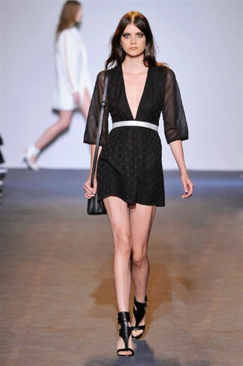 Fotoservizio/SS 2016/WOMEN/COSTUME NATIONAL/DP1/9