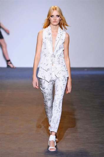 Fotoservizio/SS 2016/WOMEN/COSTUME NATIONAL/DP1/23