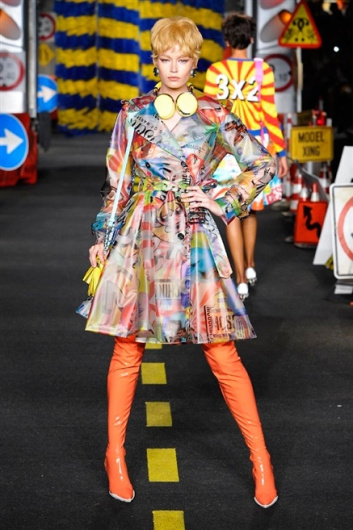 Fotoservizio/SS 2016/WOMEN/MOSCHINO/DP1/43