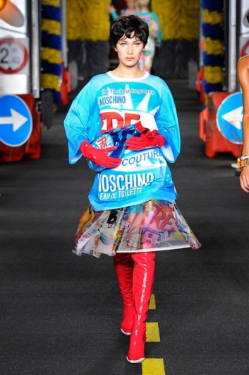 Fotoservizio/SS 2016/WOMEN/MOSCHINO/DP1/46