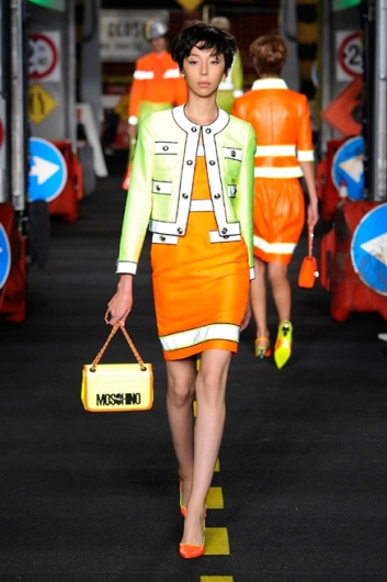 Fotoservizio/SS 2016/WOMEN/MOSCHINO/DP1/2