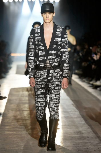 Fotoservizio/FW 2018-2019/MEN/MOSCHINO/DP2/3