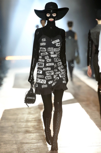 Fotoservizio/FW 2018-2019/MEN/MOSCHINO/DP2/0