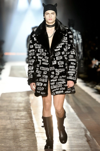 Fotoservizio/FW 2018-2019/MEN/MOSCHINO/DP2/4