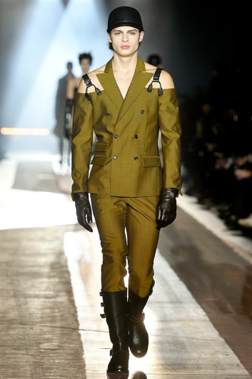 Fotoservizio/FW 2018-2019/MEN/MOSCHINO/DP2/9