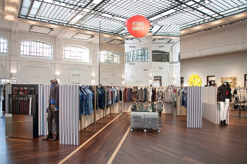 Fotoservizio/FW 2018-2019/MEN/KITON/DP2/1