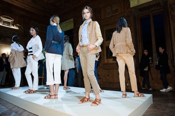 Fotoservizio/SS 2016/WOMEN/PEUTEREY/DP2/37
