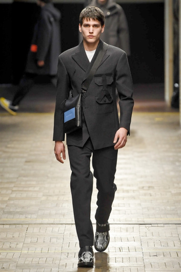 Fotoservizio/FW 2018-2019/MEN/DIRK BIKKEMBERGS/DP2/3