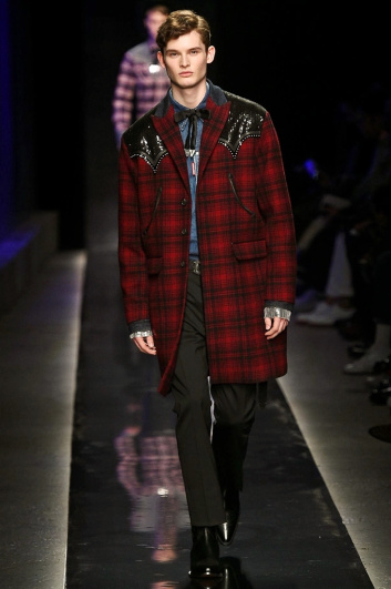 Fotoservizio/FW 2018-2019/MEN/DSQUARED2/DP2/2