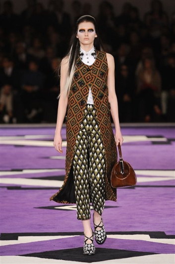 Fotoservizio/FW 2012-2013/WOMEN/PRADA/18