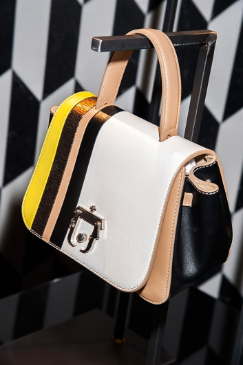 Fotoservizio/SS 2016/WOMEN/PAULA CADEMARTORI/DP2/83