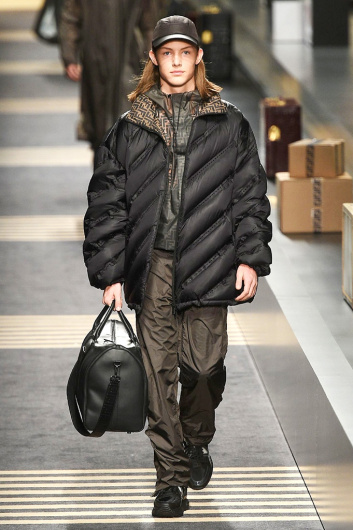 Fotoservizio/FW 2018-2019/MEN/FENDI/DP2/ 23