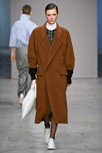 Fotoservizio/FW 18-19/WOMEN/LUCIO VANOTTI/DP2/4