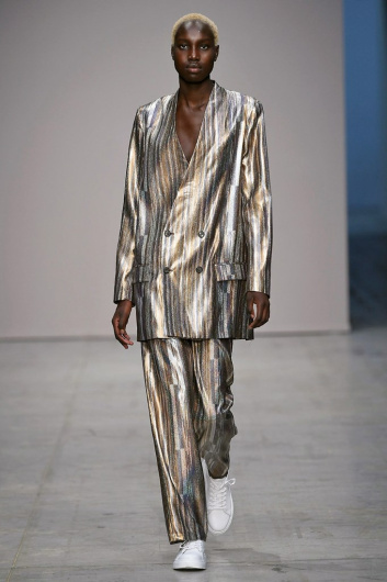 Fotoservizio/FW 18-19/WOMEN/LUCIO VANOTTI/DP2/13