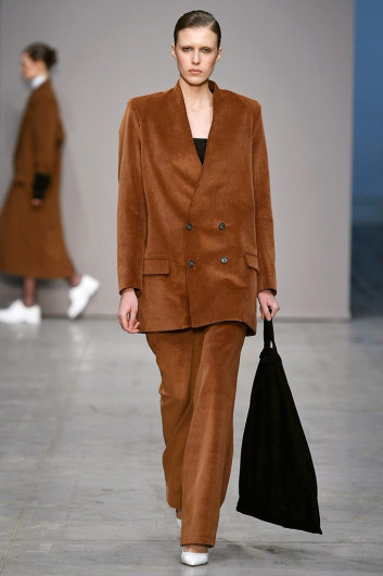 Fotoservizio/FW 18-19/WOMEN/LUCIO VANOTTI/DP2/6