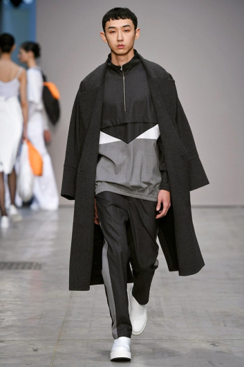 Fotoservizio/FW 18-19/WOMEN/LUCIO VANOTTI/DP2/19